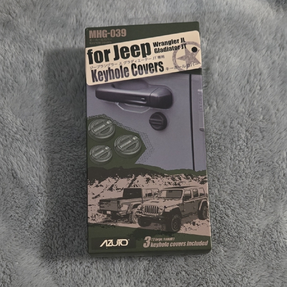 Keyhole Covers for Jeep Wranglerโ JL - Black